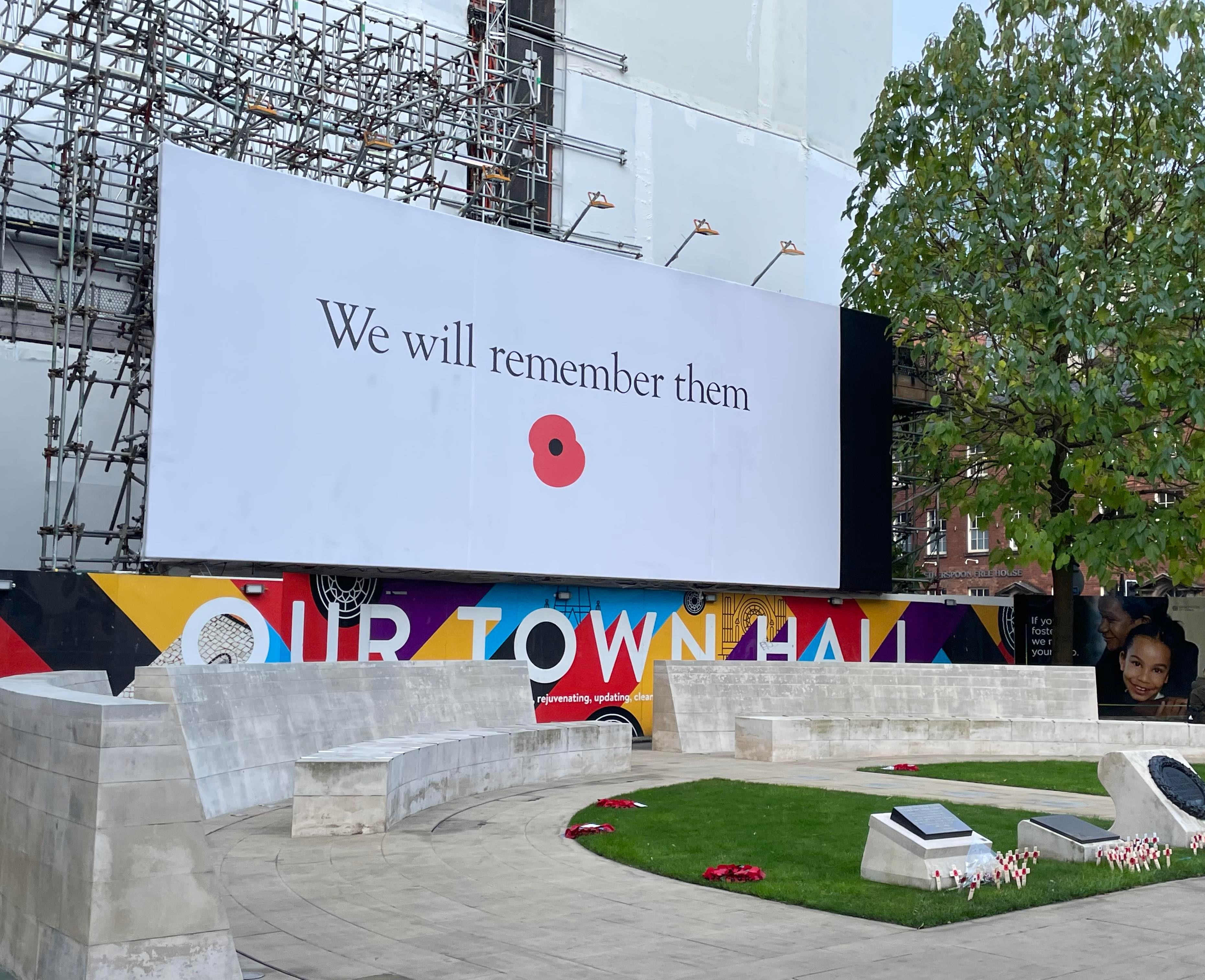 Święto Niepodległości w Polsce. Remembrance Day w Wielkiej Brytanii